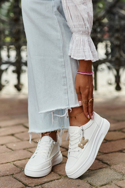 Кросівки жіночі спортивні на платформі з декором білі VINCEZA 13613