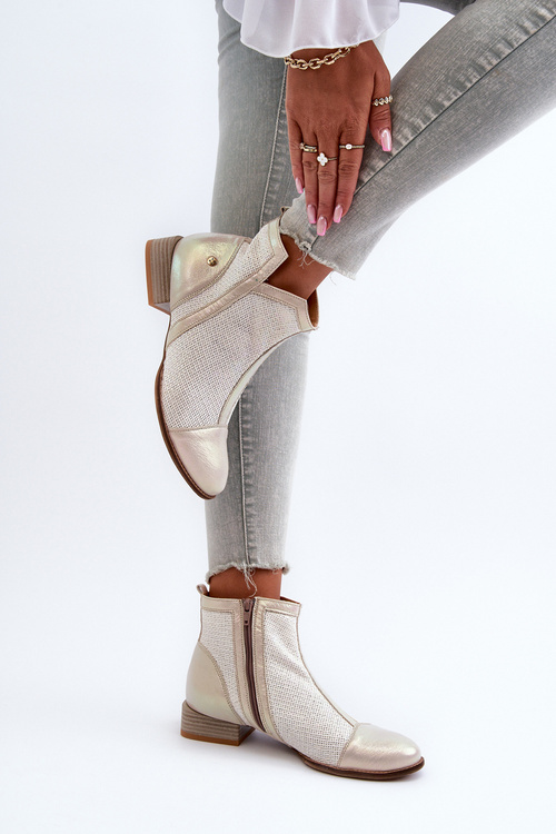 Жіночі шкіряні ботильйони на низькому каблуці Maciejka 06397-22 Бежеві