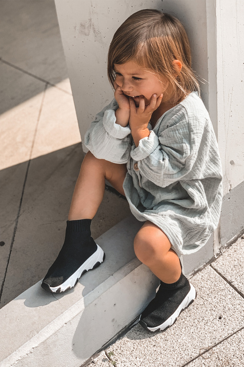 Дитяче молодіжне спортивне взуття чорного кольору Callobe