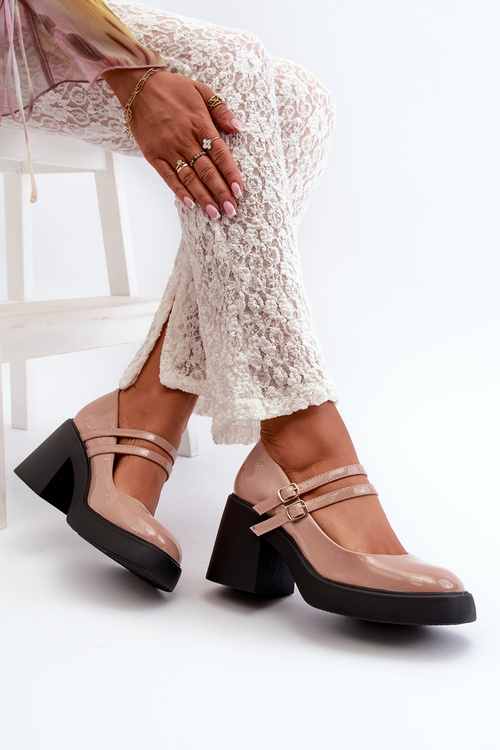 Темно-бежеві туфлі з лакованої шкіри на масивному каблуці Halmina