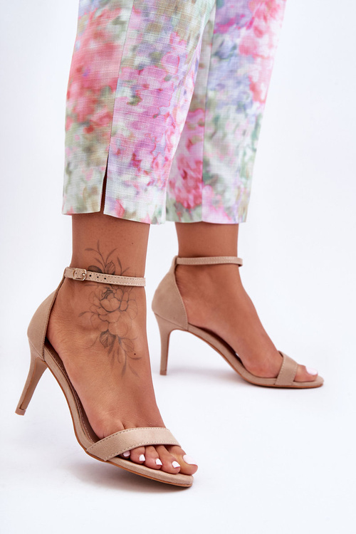 Класичні босоніжки на підборах бежеві Tossa