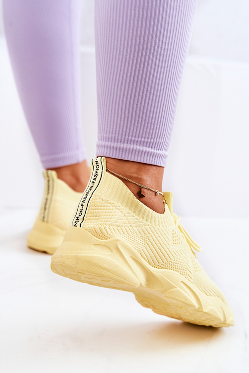 Спортивне взуття Кросівки Тканина жовта Nolene