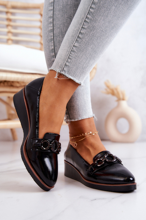 Лаковані туфлі на танкетці Black Melodies