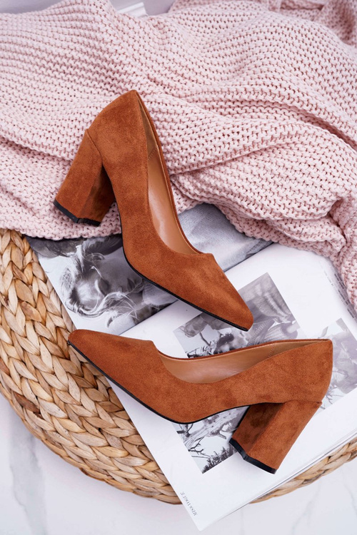 Жіночі замшеві жіночі туфлі верблюжого кольору на шпильці