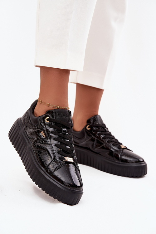 Лаковані жіночі кросівки на платформі Lee Cooper LCJ-25-09-3870 Чорні