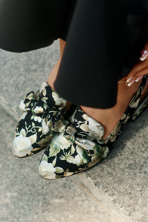 Шкіряні Туфлі З Квітами І Бантами Чорні N6539-44