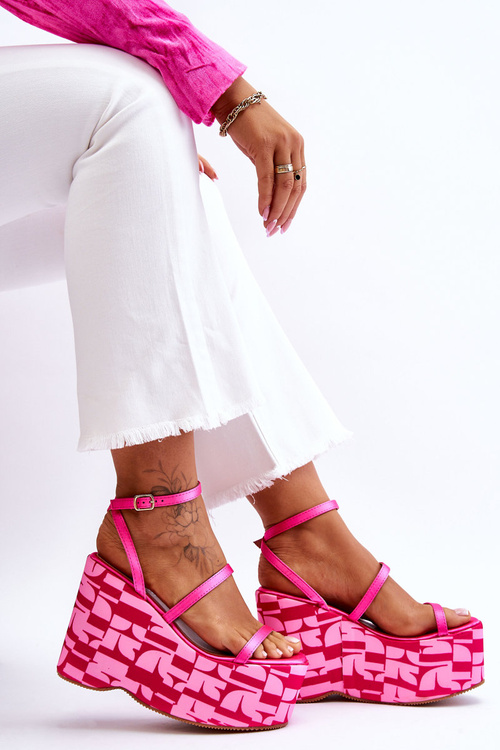 Модні босоніжки на танкетці з візерунками кольору фуксії Claria