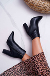 Чоботи жіночі на шпильці чорні Бангаро