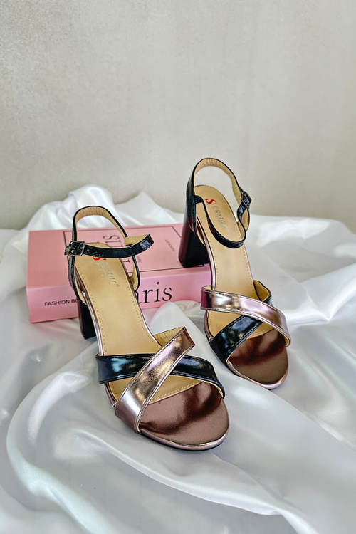 Чорні босоніжки на платформі з екошкіри на високих підборах Abilica