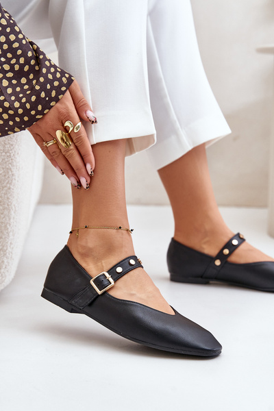 Чорні балетки з екошкіри з ремінцем Alcionora