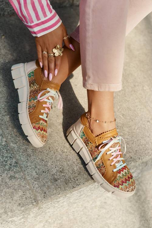 Жіночі Шкіряні Полуботинки Maciejka 05850-29 Мультicolore