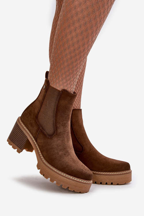 Жіночі утеплені чоботи на підборах з еко-замші коричневого кольору Irissinae