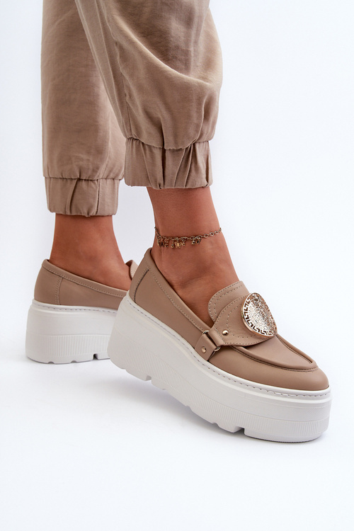 Жіночі шкіряні лофери з орнаментом Zazoo 3458 бежеві