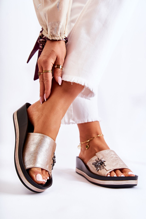 Модні жіночі тапочки з декором Gold Holle