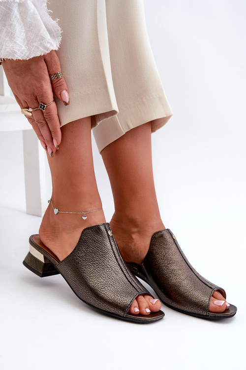 Елегантні жіночі шкіряні босоніжки на низькому каблуці Maciejka 06360-20 Графіт