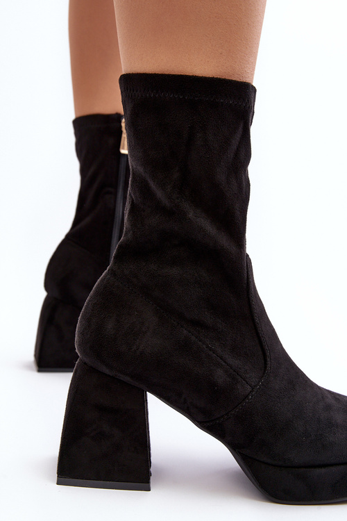 Жіночі ботильйони на масивному каблуці та платформі чорні Adelles