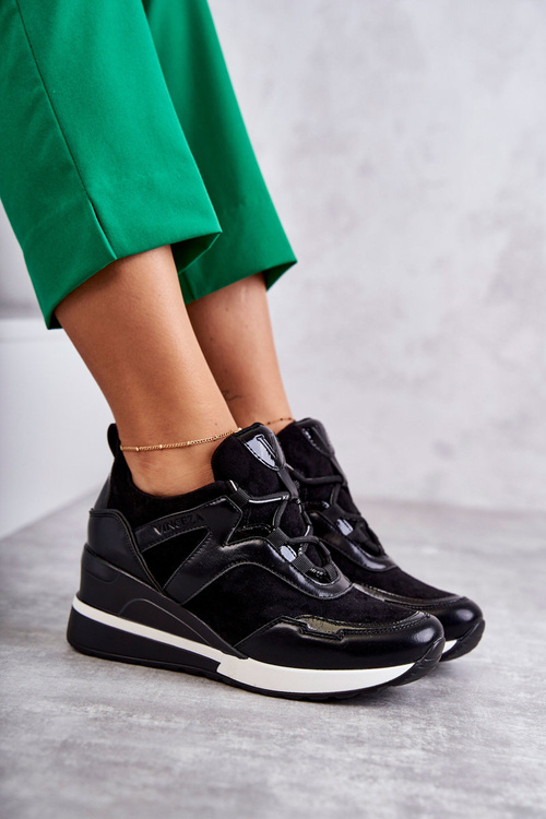 Жіноче спортивне взуття Black Colli