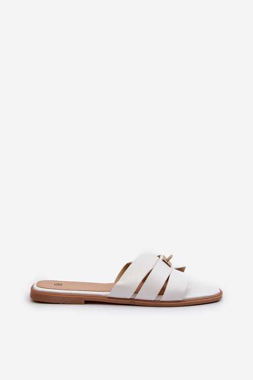 Жіночі босоніжки на плоскій підошві з прикрасами білі Kavinia