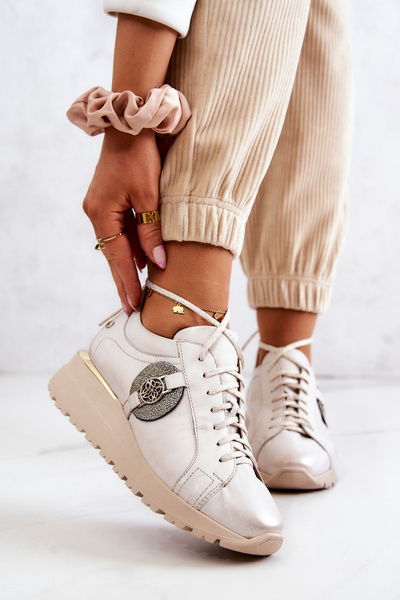 Шкіряне спортивне взуття на танкетці Maciejka 05492-04 бежевий