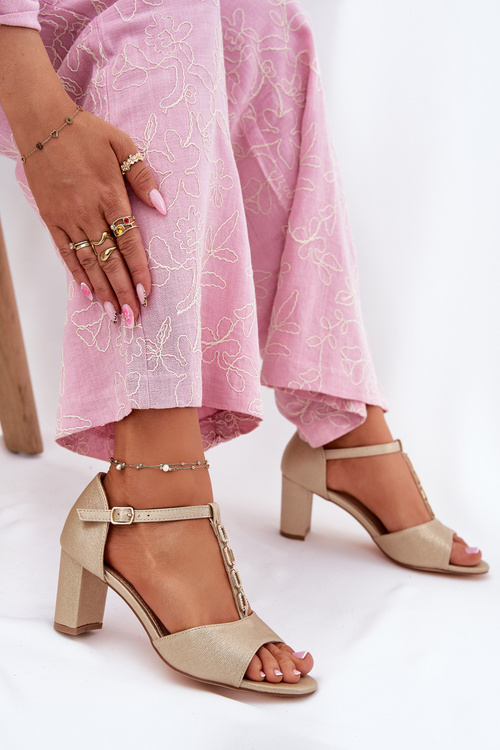 Жіночі Сандалі На Каблуку З Декоративним Ремінцем Еко Шкіра Золото Triavera