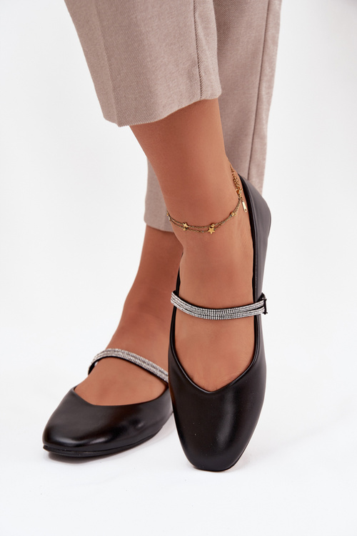 Жіночі балетки з блискучими ремінцями чорні Ilirene