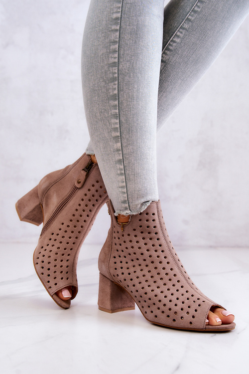 Чоботи шкіряні ажурні Maciejka 05420-10 Темно-бежевий