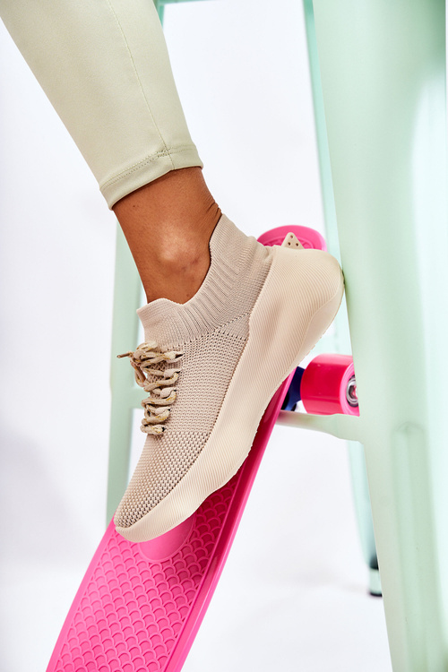 Спортивні жіночі кросівки світло-бежеві Dalmiro