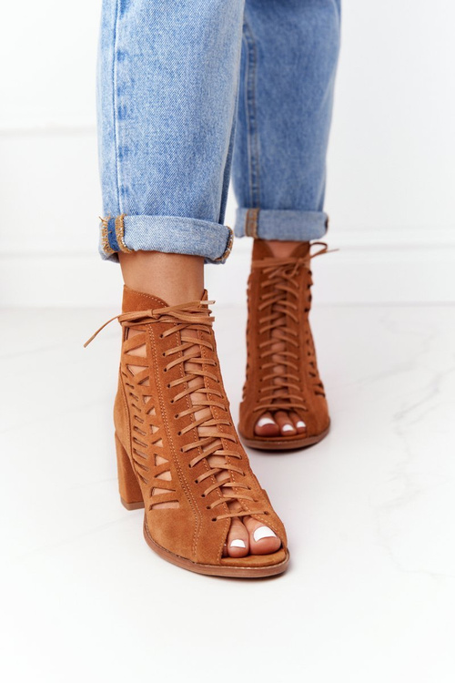 Замшеві ажурні чоботи Maciejka Camel 04040-29