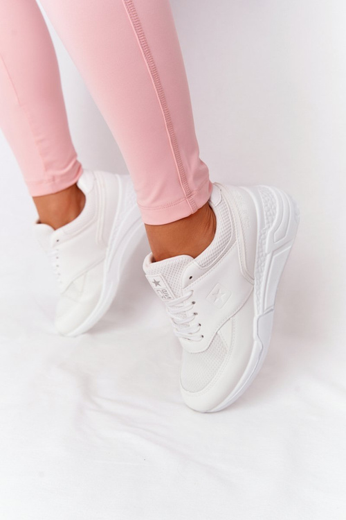 Жіночі кросівки на танкетці білі Avery