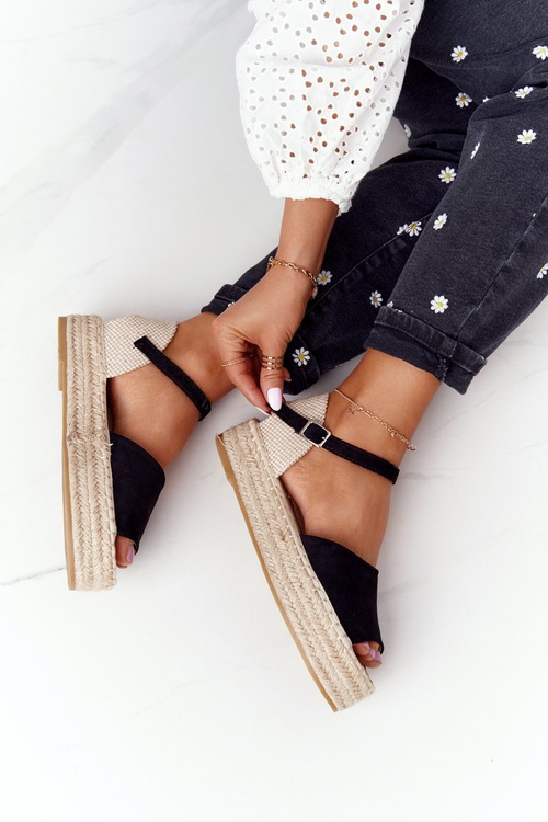 Босоніжки на плетеній платформі Black Megara