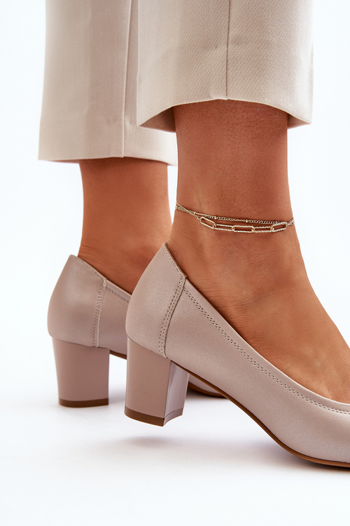 Чорні туфлі на низькому каблуці з прикрасою Aeliris