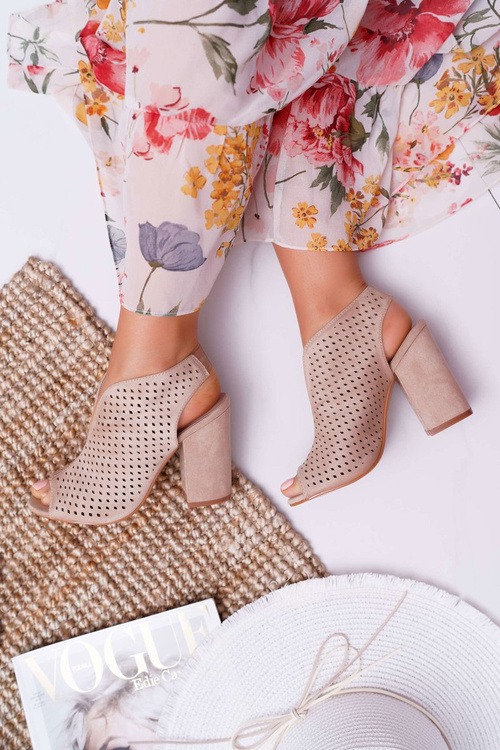 Жіночі босоніжки з відкритим носком бежеві Nevienna