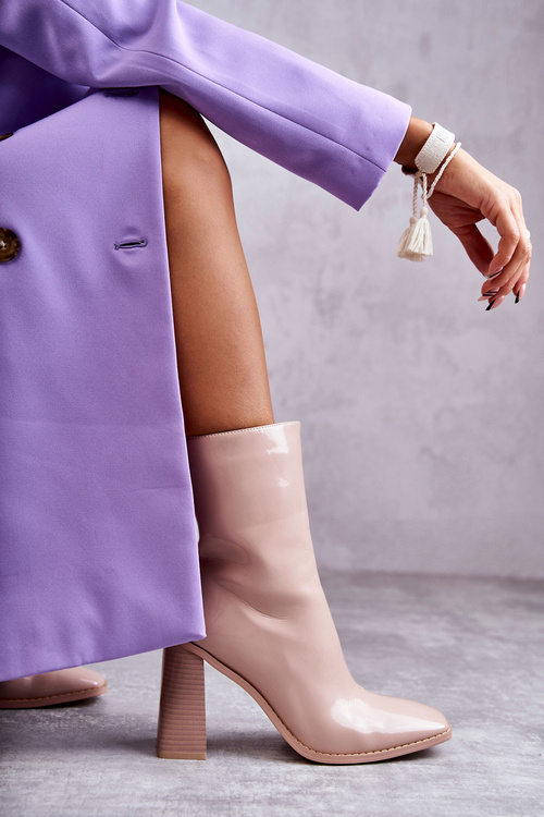 Жіночі лаковані чоботи бежеві Margit