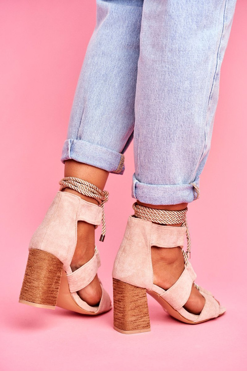 Жіночі босоніжки на шпильці, замшеві, бежеві Amore