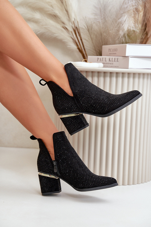 Жіночі ботильйони з прикрасами з гострими носами чорного кольору Fararia