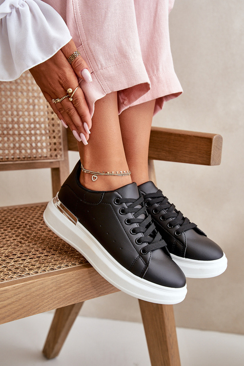 Низькі жіночі кросівки на платформі з еко шкіри Чорні Nevelena