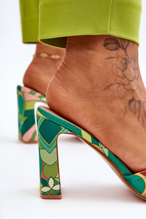 Жіночі тапочки на підборах з візерунком зелені Adelise