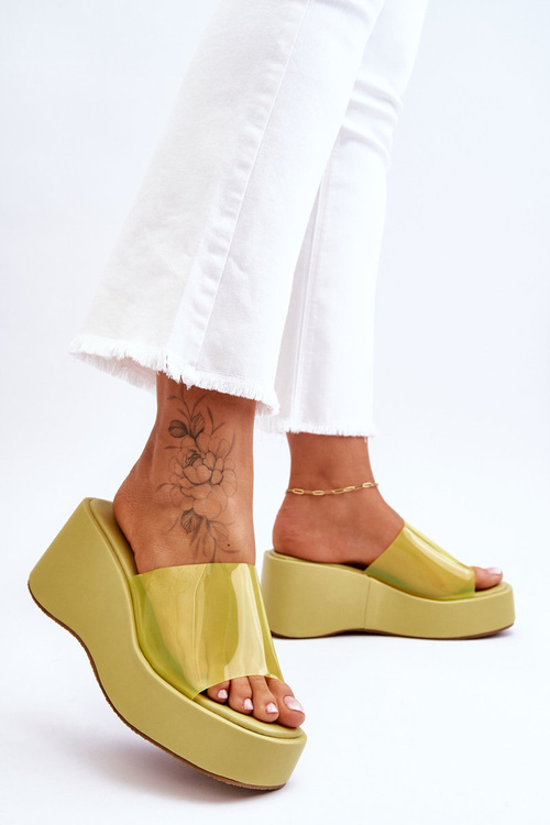 Жіночі прозорі тапочки на танкетці Світло-зелені Eliane