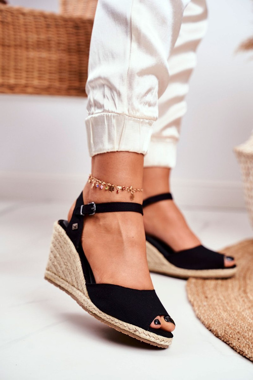 Жіночі босоніжки на танкетці Big Star Black DD274A209