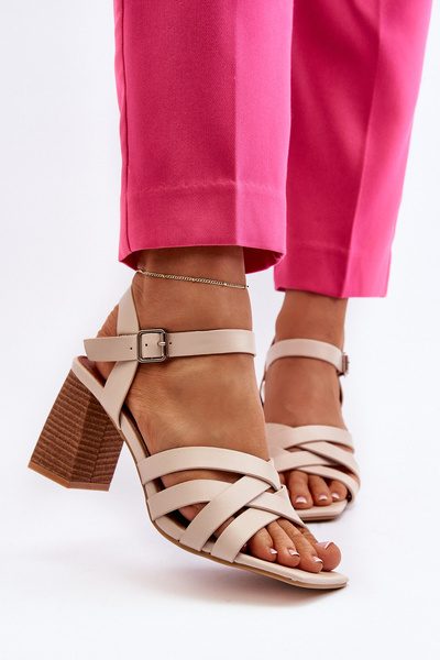 Жіночі бежеві босоніжки на підборах Opifiana