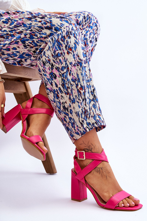 Елегантні босоніжки на блочному каблуці кольору фуксії Michele