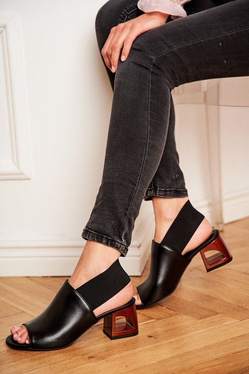 Чорні шкіряні босоніжки без лямок Laura Messi 1919