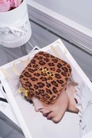 Коричневий, бежевий