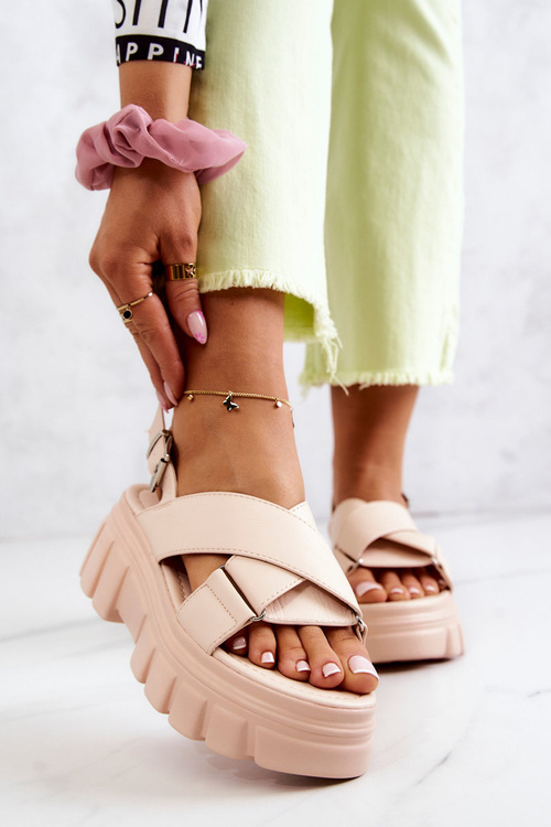 Шкіряні босоніжки на платформі світло-бежеві Betti