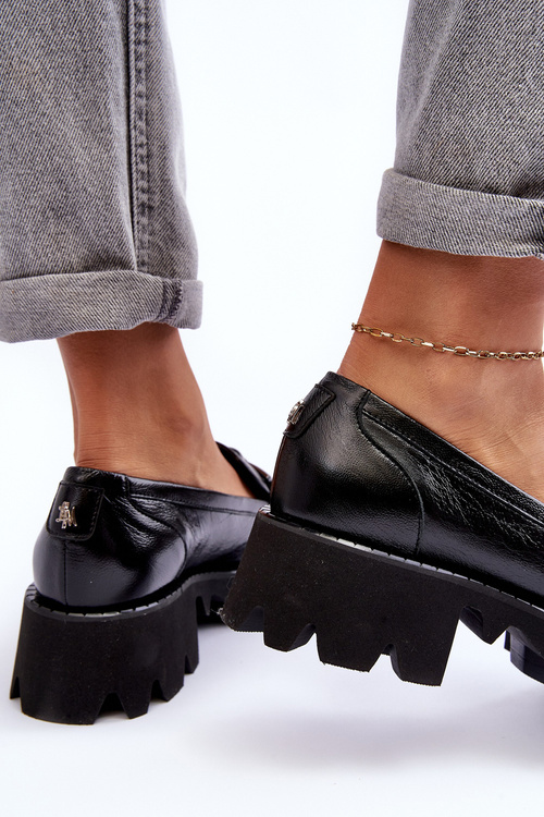 Жіночі шкіряні лофери з декоративним чорним ліндані