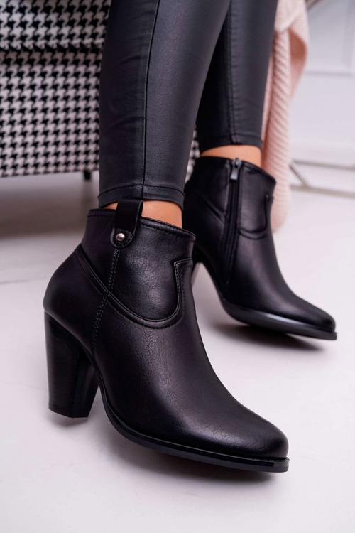 Жіночі черевики на шпильці чорні Memfis