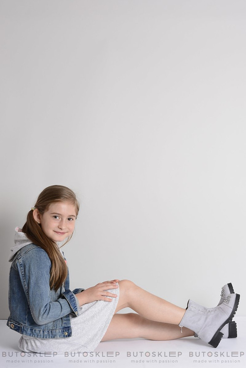 Сірі дитячі чоботи з цирконієм LittleCarrie