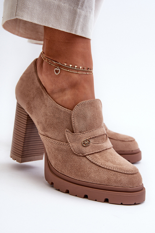 Жіночі туфлі на каблуці з екологічної замші, бежеві Larmaves