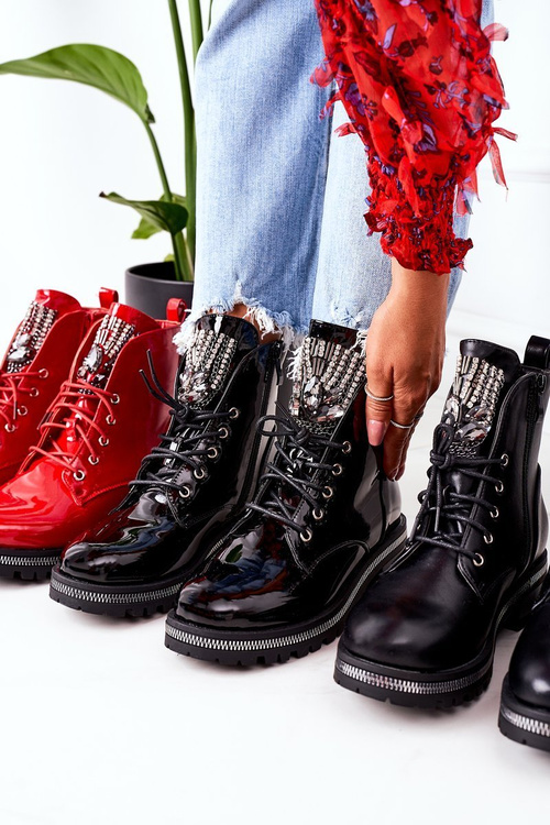 Утеплені черевики з кубічним цирконієм, лакованим чорним. Увага