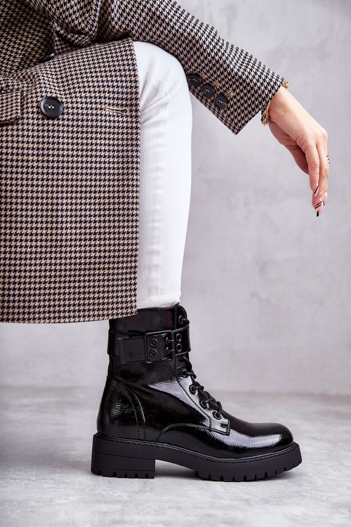 Жіночі лаковані чоботи на плоскому каблуці зі шнурівкою, чорні Firmina